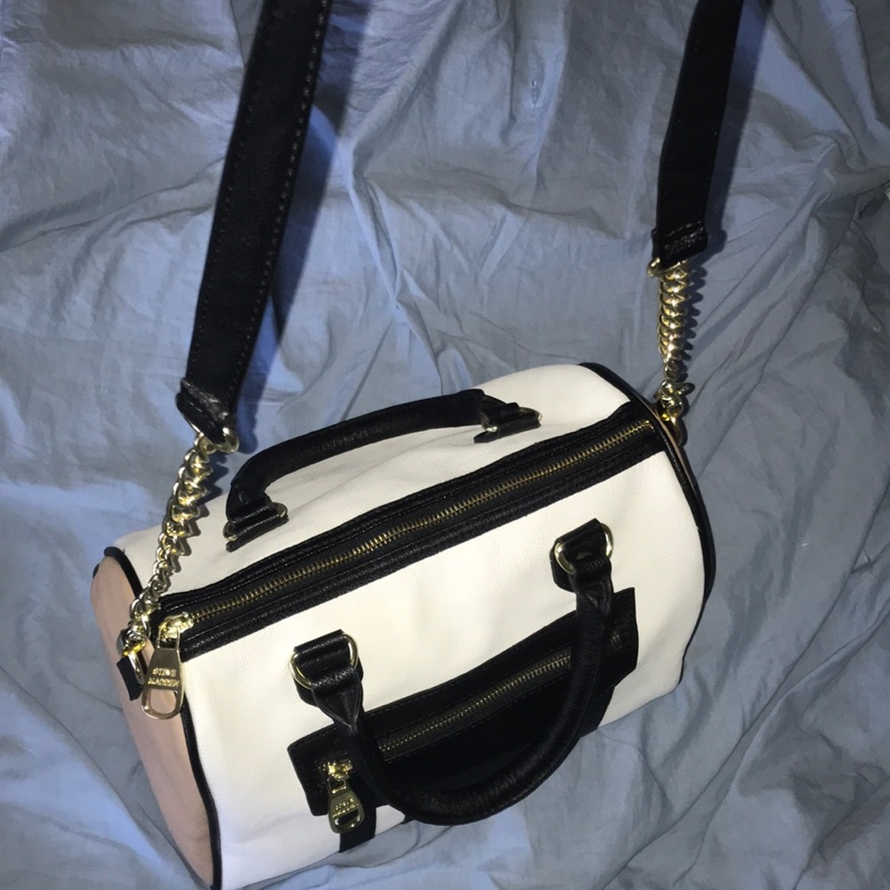 Steve Madden Satchel w/Crossbody Strap & Bracelets - Picture 6 of 8